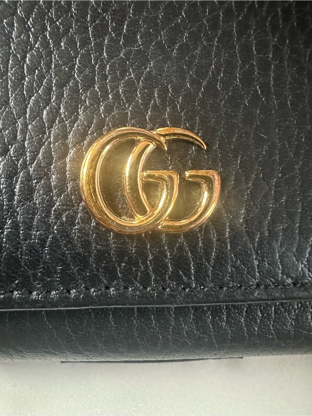 Gucci Marmont Black Pebbled  Leather Compact Wallet with Gold Double G - Picture 2 of 8